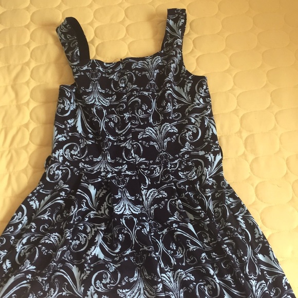 Dress - Picture 3 of 3